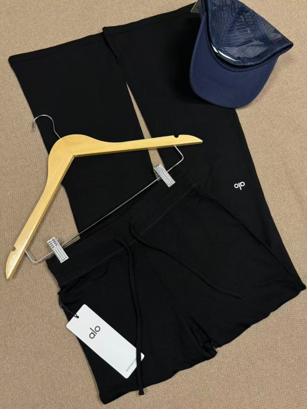 🪩Alo Yoga Sway Bootcut Sweatpant Black Comfortable Flared Casual Sports Pants - Picture 6 of 10